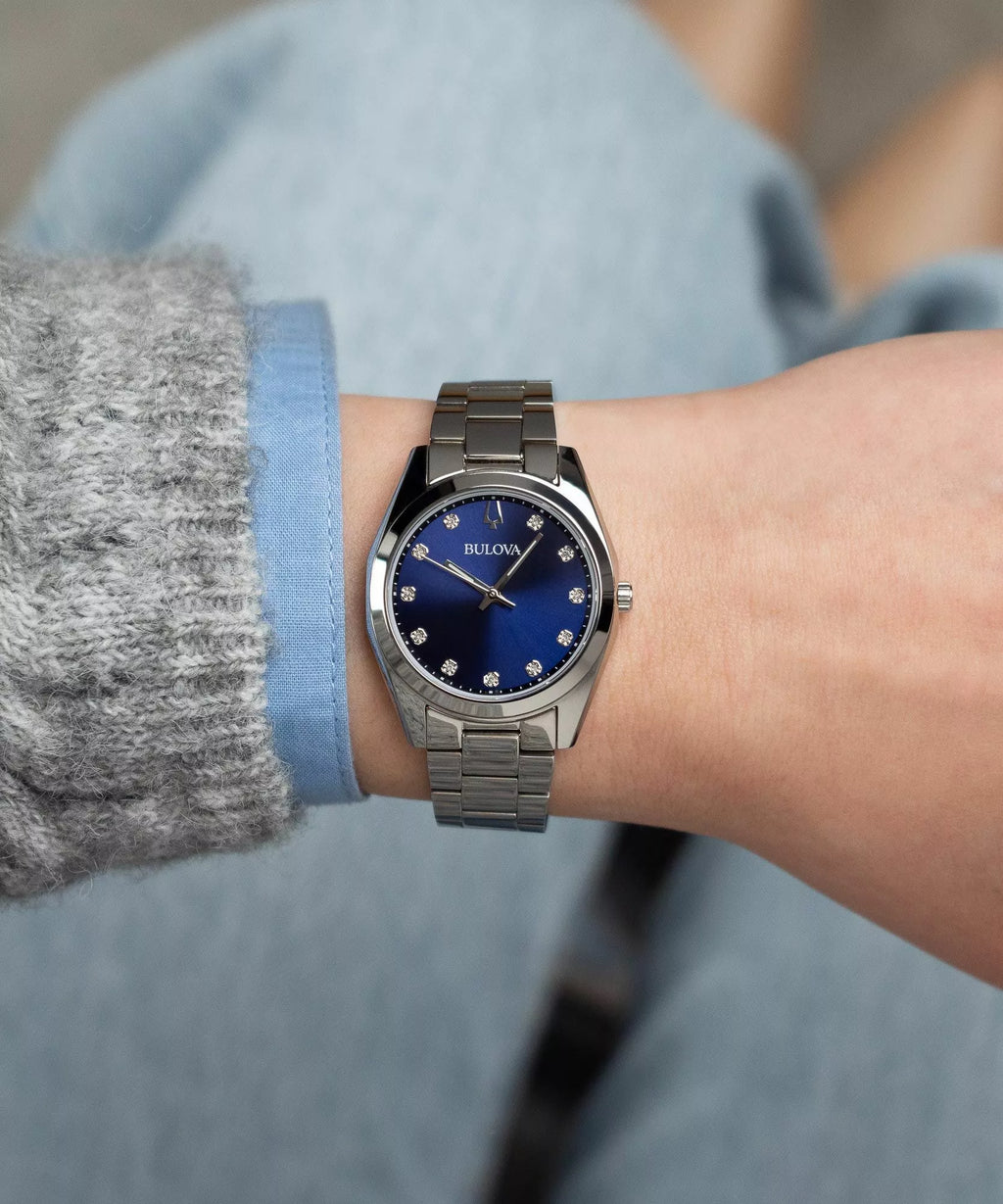 Reloj Bulova Surveyor Diamantes Azul Plateado 31mm | Mujer