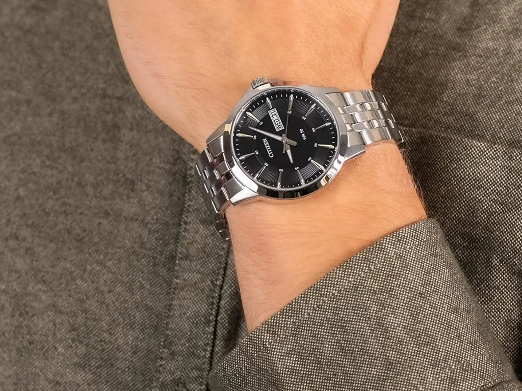 Reloj Citizen Día Fecha Esfera Negra Plateado | Hombre