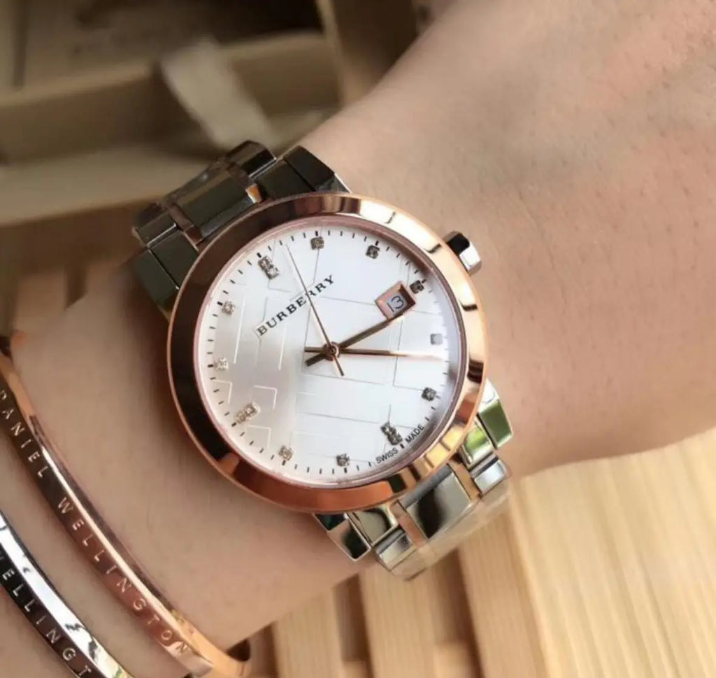 Reloj Burberry Dos Tonos Oro Rosa Diamante Bracelet | Mujer