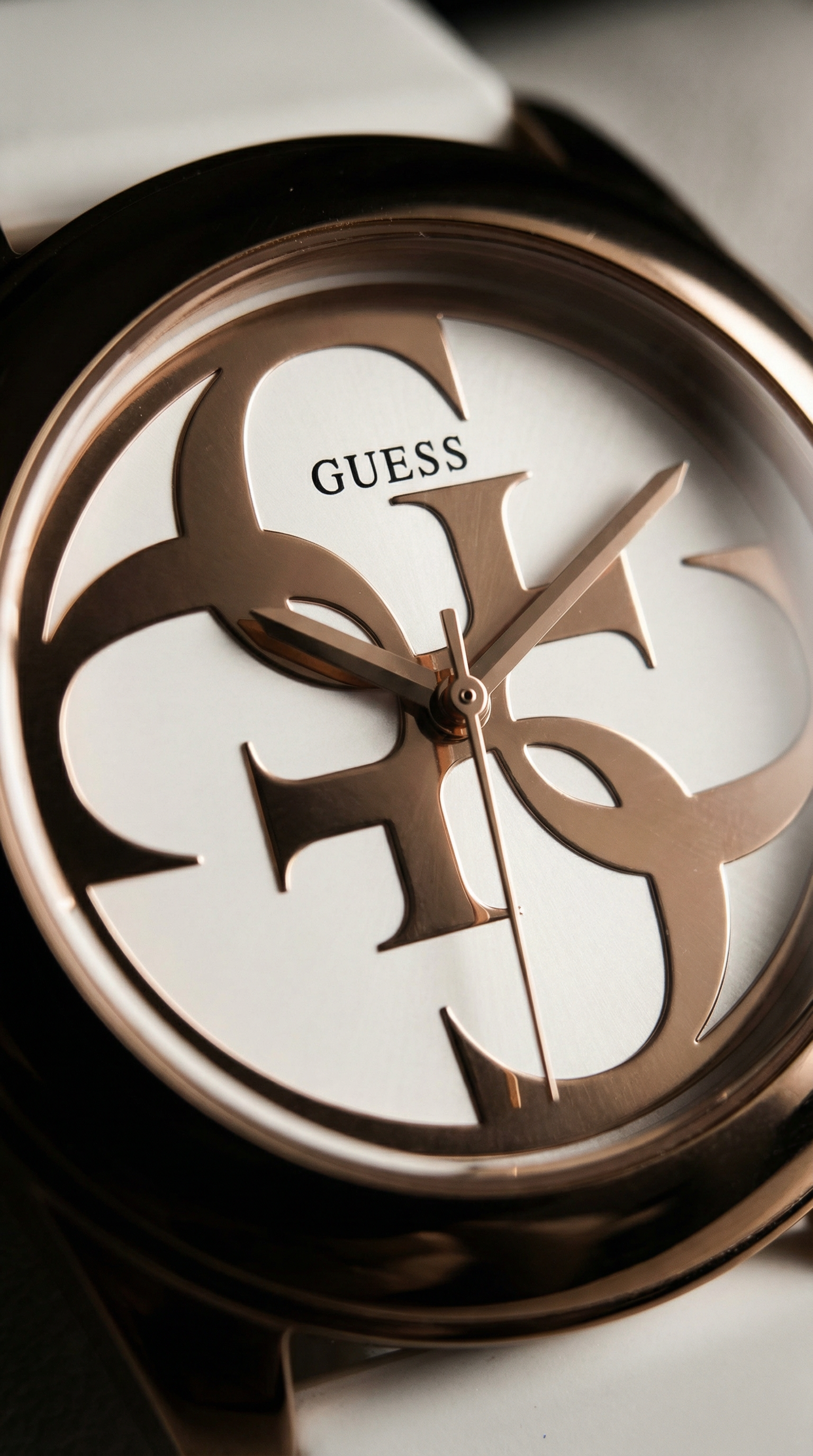Reloj Guess G-Twist Mujer 40mm Rose Gold Blanco Silicona W0911L5