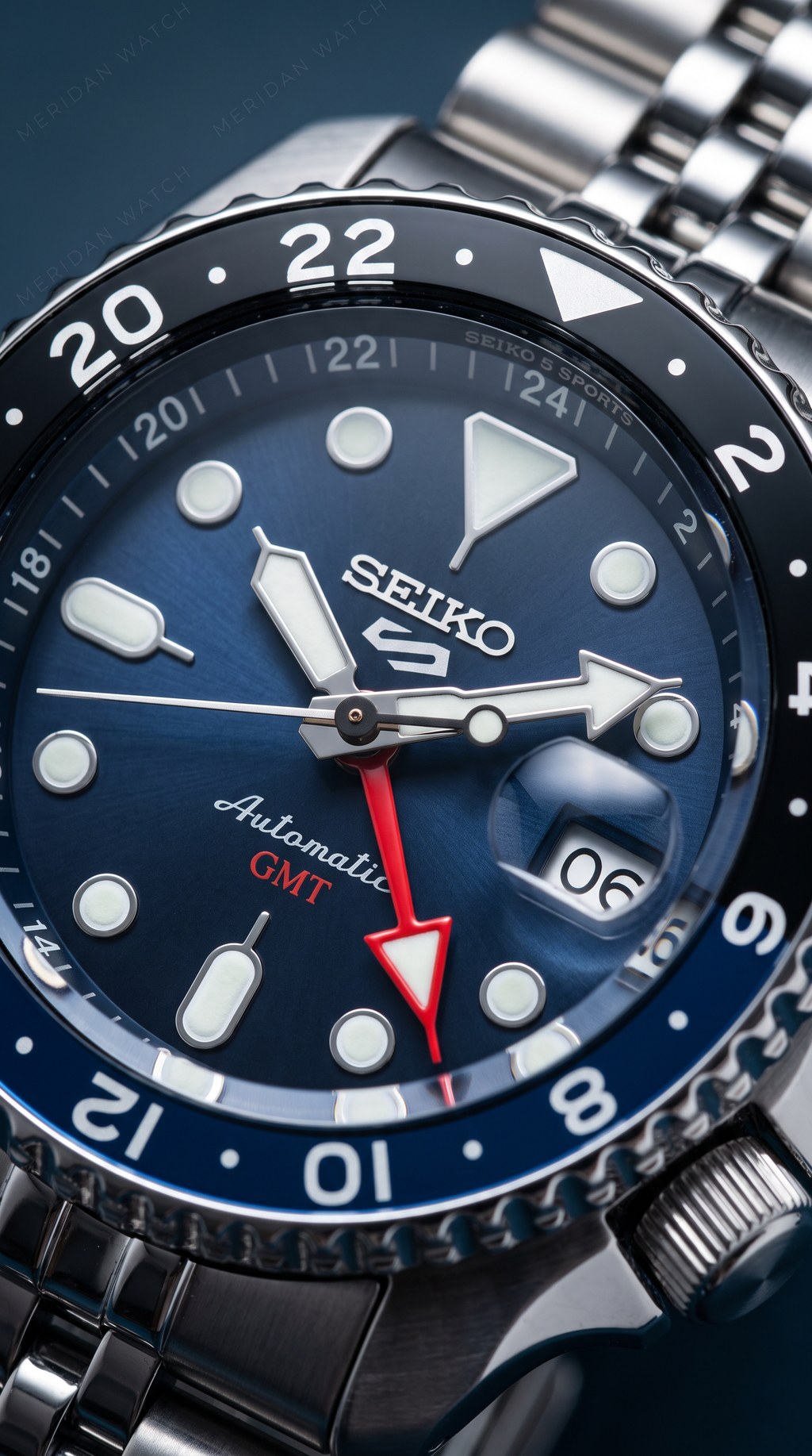 Reloj Seiko 5 Sports Batman Blue Dial Automático GMT | Hombre