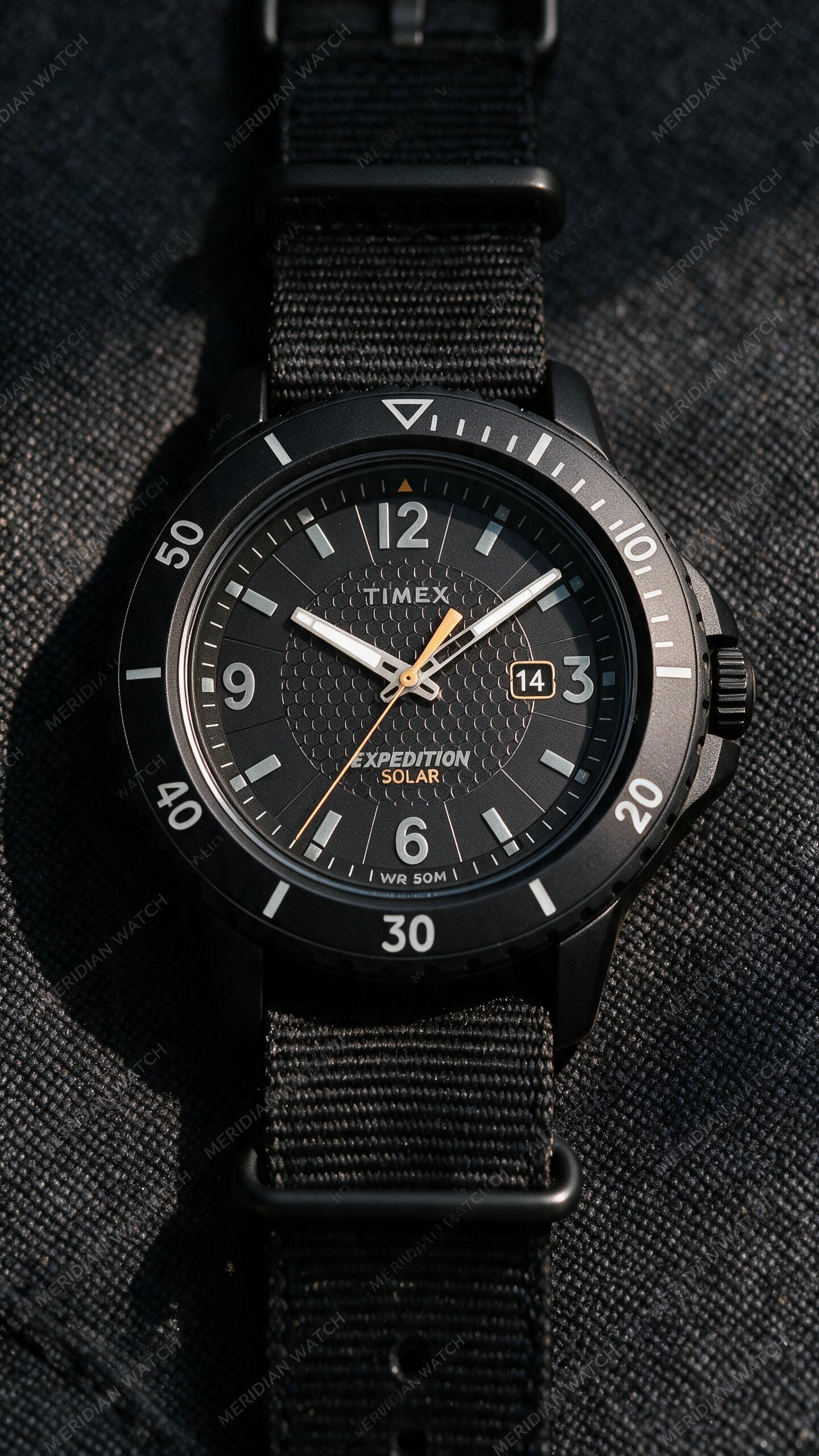 Reloj Timex Expedition Solar Negro Nylon 44mm | Hombre