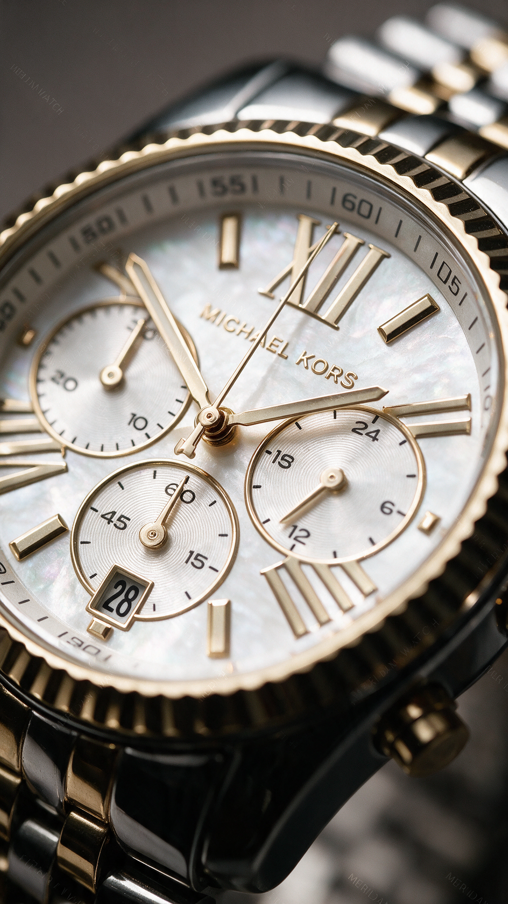 Reloj Michael Kors Lexington Bicolor Nacar 38mm | Mujer